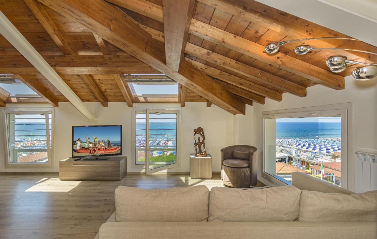 Attico Panoramico Fronte Mare Villa Lido di Camaiore Luaran gambar