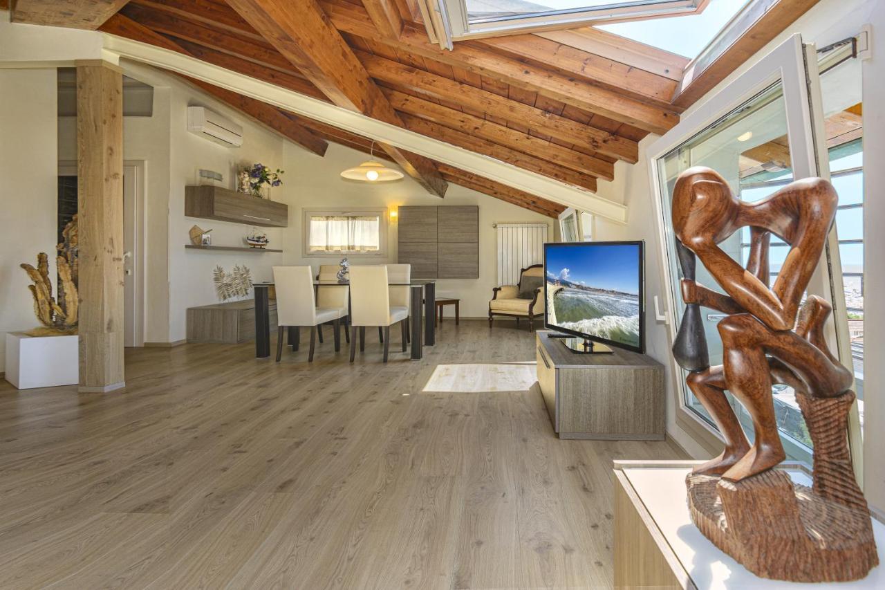 Attico Panoramico Fronte Mare Villa Lido di Camaiore Luaran gambar
