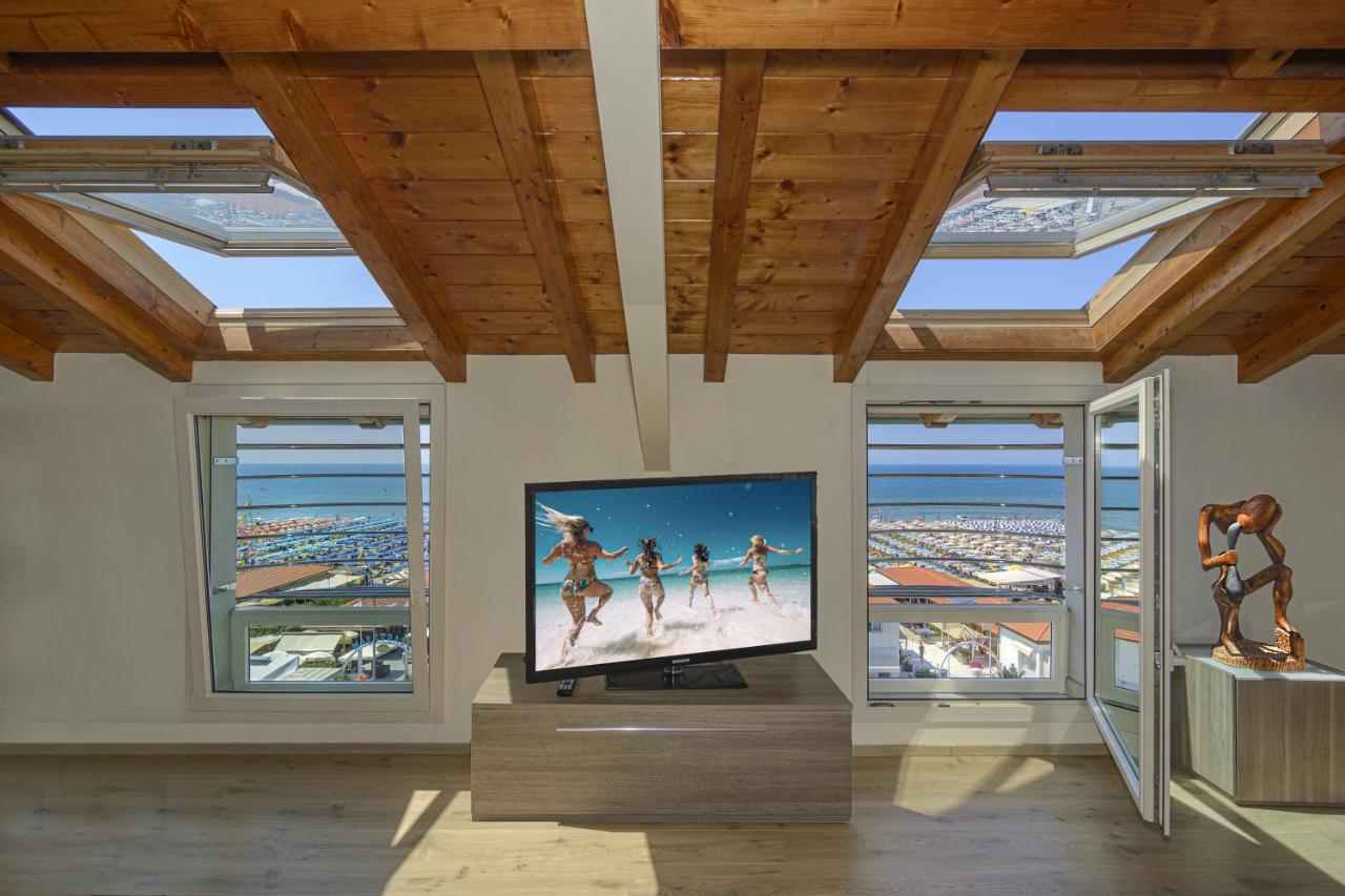 Attico Panoramico Fronte Mare Villa Lido di Camaiore Luaran gambar