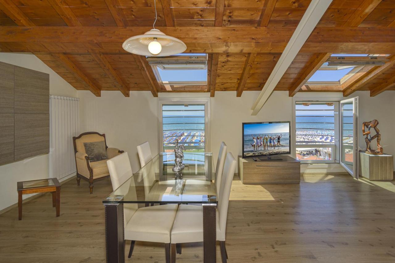 Attico Panoramico Fronte Mare Villa Lido di Camaiore Luaran gambar