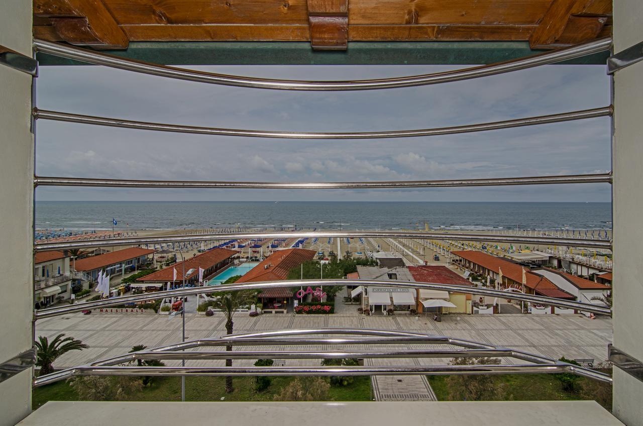 Attico Panoramico Fronte Mare Villa Lido di Camaiore Luaran gambar